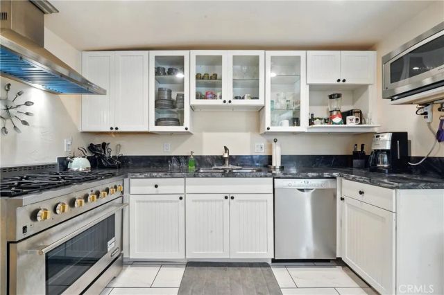 373 Redwood Lane, Crestline, CA 92325