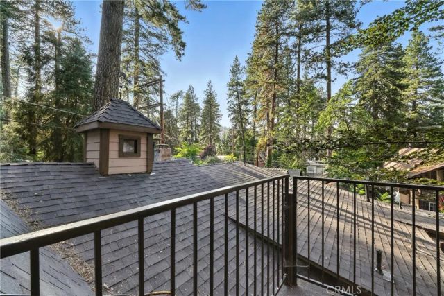 373 Redwood Lane, Crestline, CA 92325