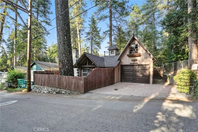 373 Redwood Lane, Crestline, CA 92325