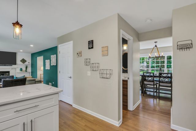 6405 Plainview Road, Gurnee, IL 60031