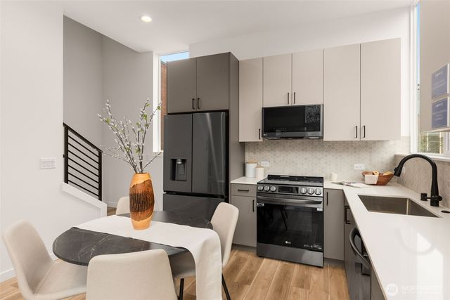 730 A Broadway E, Seattle, WA 98102