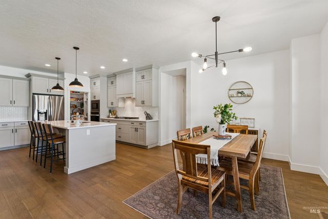 844 W Tida St, Meridian, ID 83646