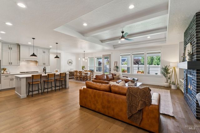 844 W Tida St, Meridian, ID 83646