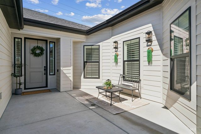 844 W Tida St, Meridian, ID 83646