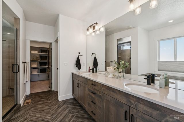 844 W Tida St, Meridian, ID 83646