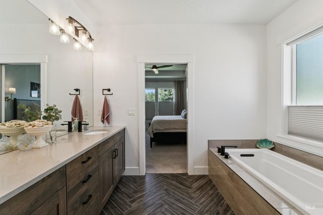 844 W Tida St, Meridian, ID 83646