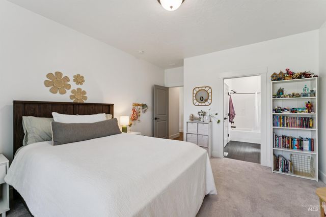 844 W Tida St, Meridian, ID 83646