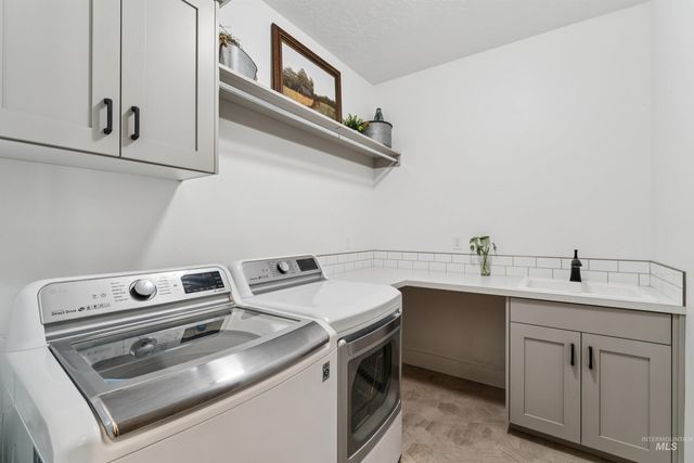844 W Tida St, Meridian, ID 83646