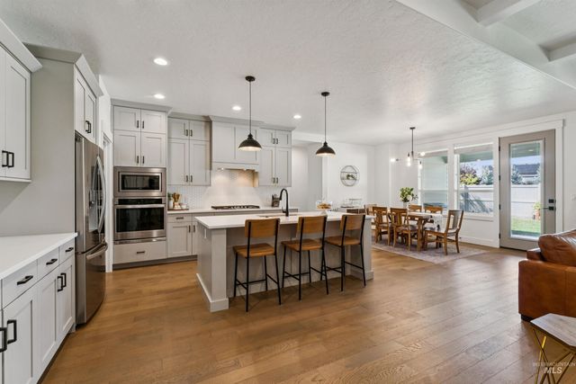 844 W Tida St, Meridian, ID 83646