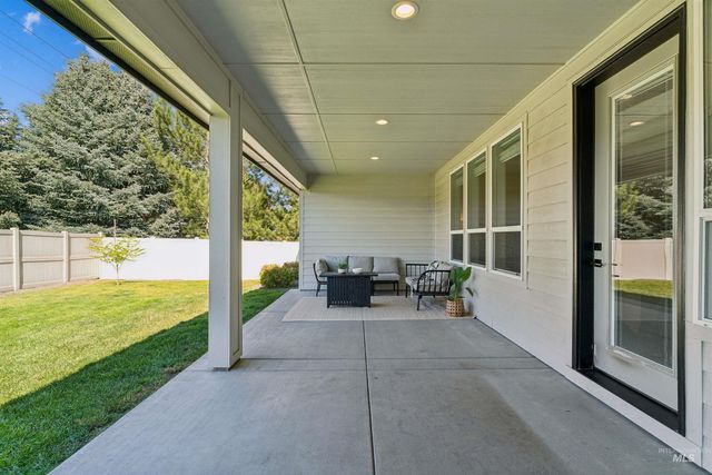844 W Tida St, Meridian, ID 83646