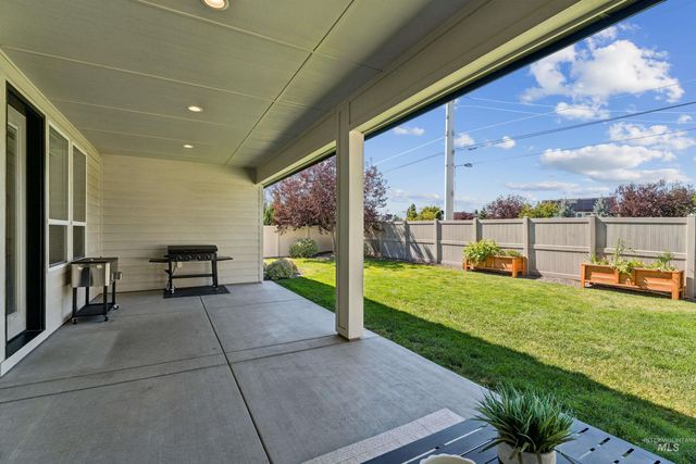 844 W Tida St, Meridian, ID 83646