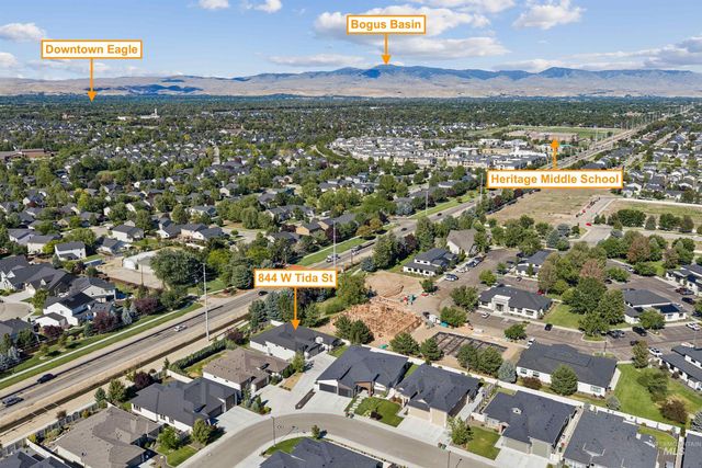 844 W Tida St, Meridian, ID 83646