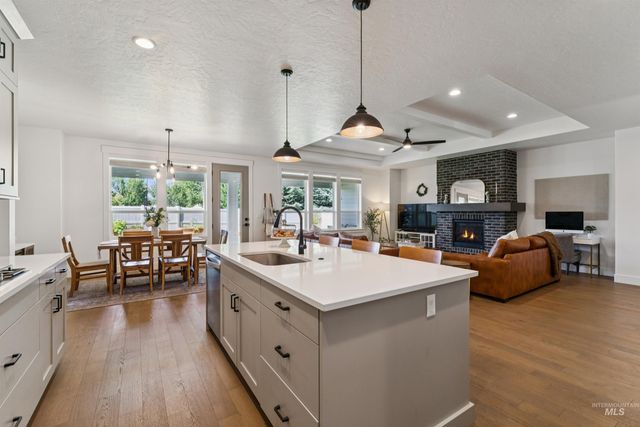844 W Tida St, Meridian, ID 83646