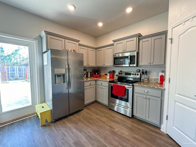 3613 Conley Dr, Cantonment, FL 32533