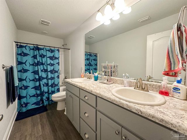 3613 Conley Dr, Cantonment, FL 32533