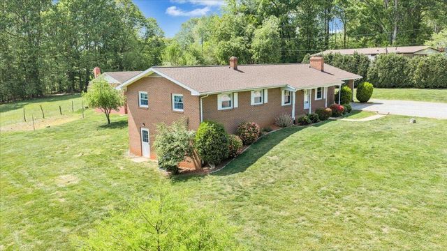 935 Bonbrook Mill RD, Rocky Mount, VA 24151
