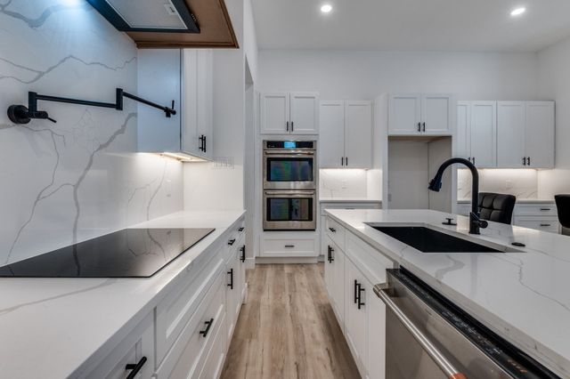 2806 Guymon Street, Dallas, TX 75212