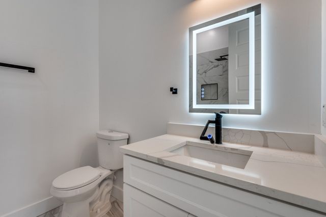 2806 Guymon Street, Dallas, TX 75212