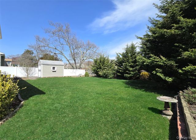 261 Phyllis Drive, Patchogue, NY 11772
