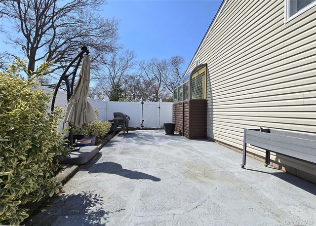 261 Phyllis Drive, Patchogue, NY 11772