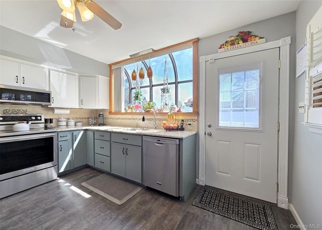 261 Phyllis Drive, Patchogue, NY 11772