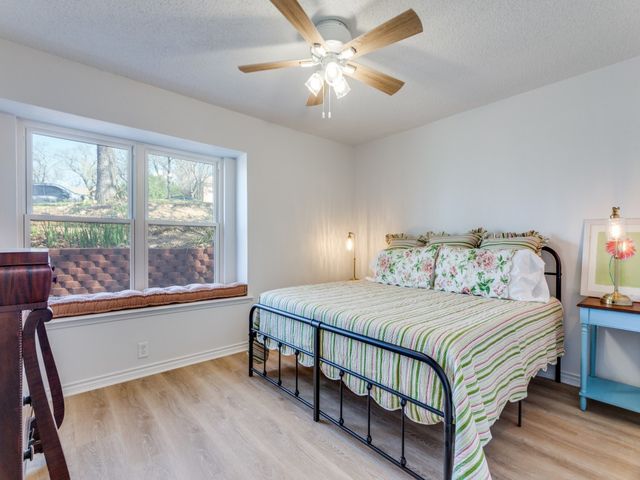 2310 Oakwood Lane, Arlington, TX 76012