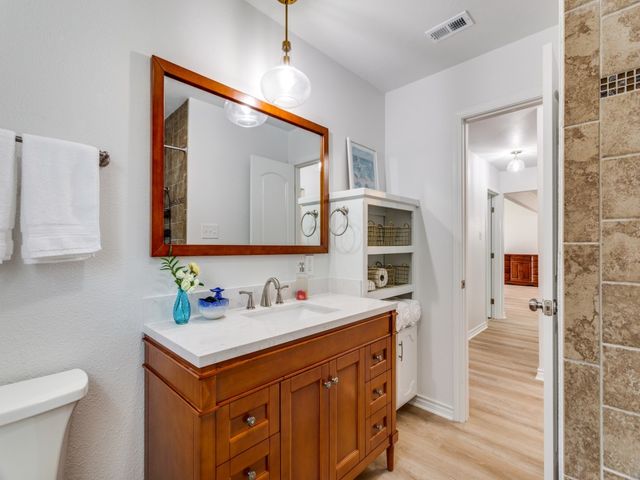 2310 Oakwood Lane, Arlington, TX 76012