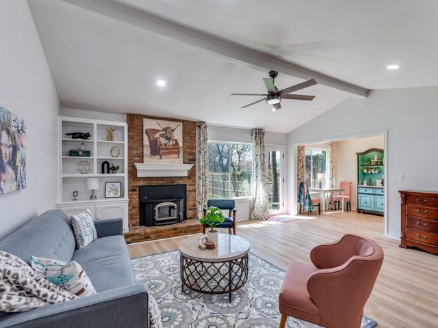 2310 Oakwood Lane, Arlington, TX 76012