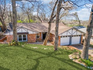 2310 Oakwood Lane, Arlington, TX 76012