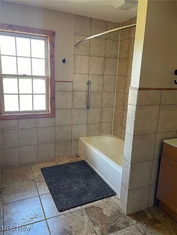 18010 Winterset Lane, Lore City, OH 43755