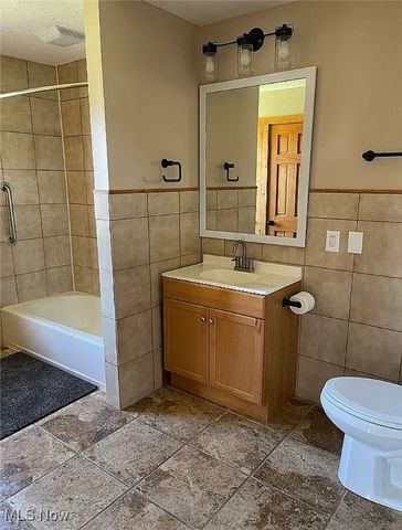 18010 Winterset Lane, Lore City, OH 43755