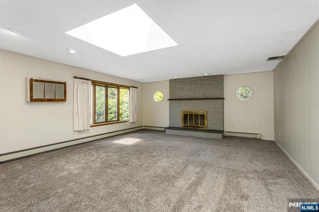 630 Valley Court, Twp Of Washington, NJ 07676