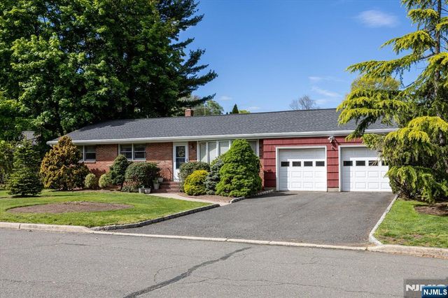 630 Valley Court, Twp Of Washington, NJ 07676