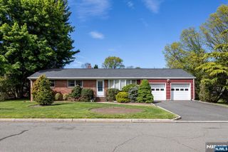 630 Valley Court, Twp Of Washington, NJ 07676
