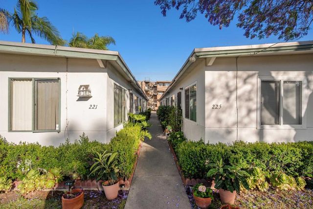225 D Avenue, Coronado, CA 92118
