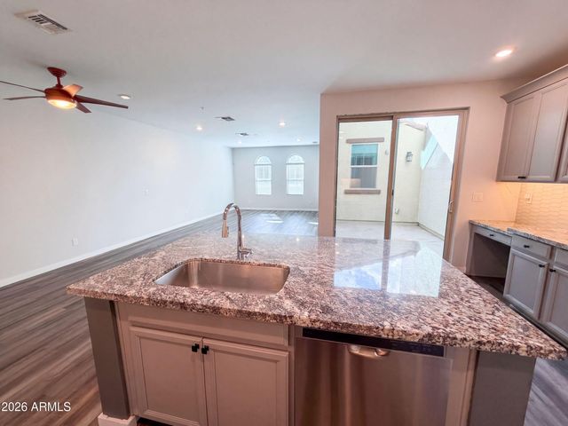 3855 S MCQUEEN Road 3, Chandler, AZ 85286
