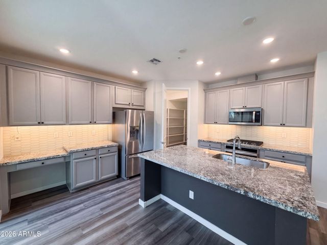 3855 S MCQUEEN Road 3, Chandler, AZ 85286