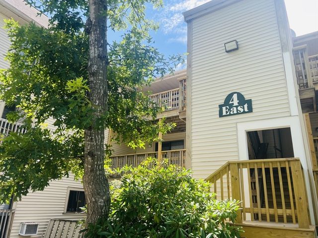 800 Bearses Way 4EC, Barnstable, MA 02601