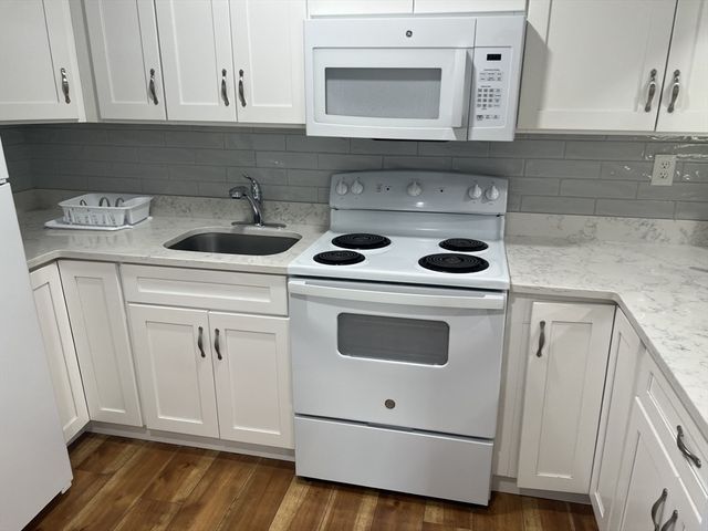 800 Bearses Way 4EC, Barnstable, MA 02601