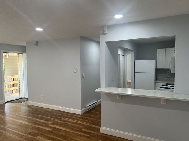 800 Bearses Way 4EC, Barnstable, MA 02601
