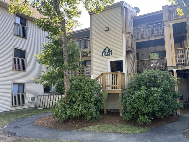 800 Bearses Way 4EC, Barnstable, MA 02601
