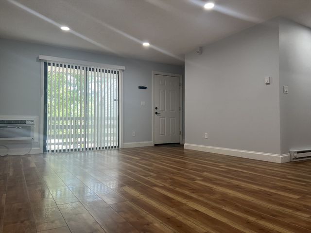 800 Bearses Way 4EC, Barnstable, MA 02601
