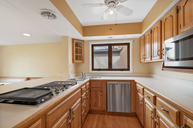 1104 S ALDINE Avenue, Park Ridge, IL 60068