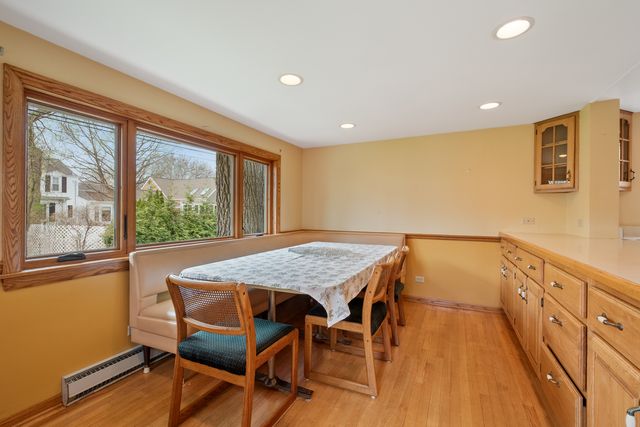 1104 S ALDINE Avenue, Park Ridge, IL 60068