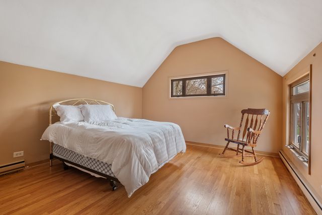 1104 S ALDINE Avenue, Park Ridge, IL 60068