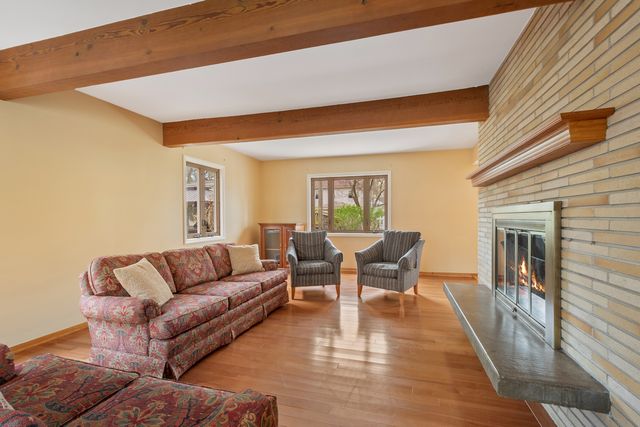 1104 S ALDINE Avenue, Park Ridge, IL 60068