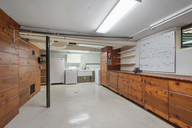 1104 S ALDINE Avenue, Park Ridge, IL 60068