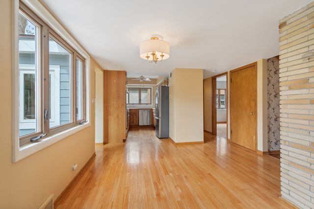 1104 S ALDINE Avenue, Park Ridge, IL 60068