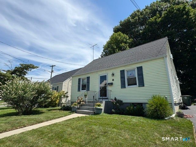 8 Edgemont Road, Milford, CT 06460