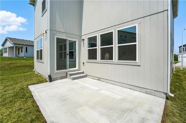 715 Glenn Circle, Raymore, MO 64083